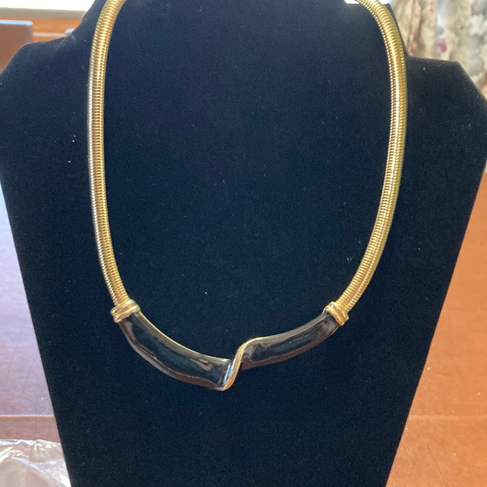 Gold tone choker